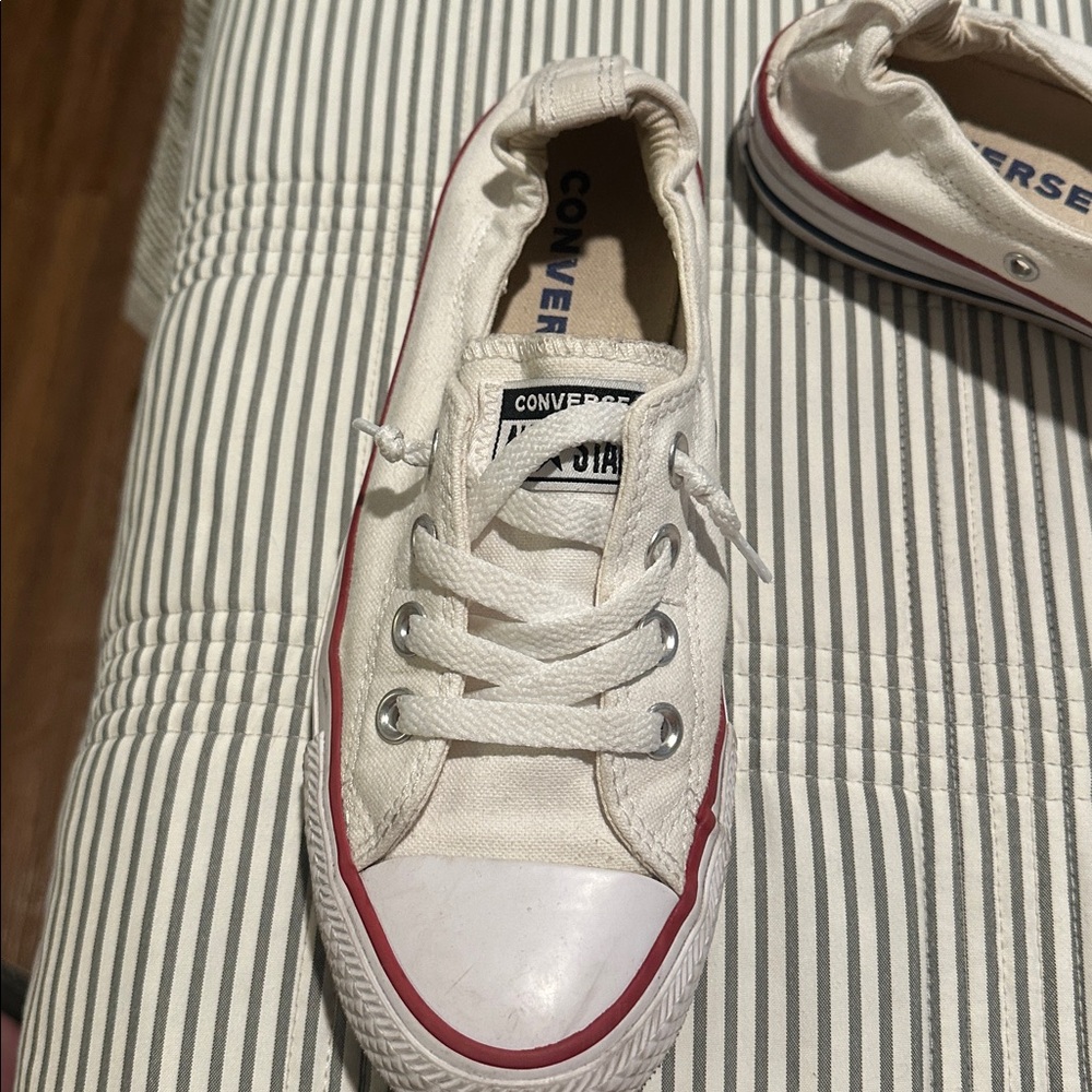 Converse Cream Low-Top Sneakers with Red Accents